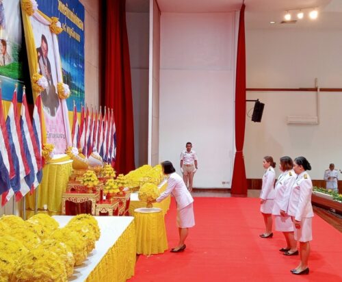 ร่วมพิธีวางพานพุ่มดอกไม้สดถวายราชสักการะ วันพระบิดาแห่งฝนหลวง ประจำปี 2566